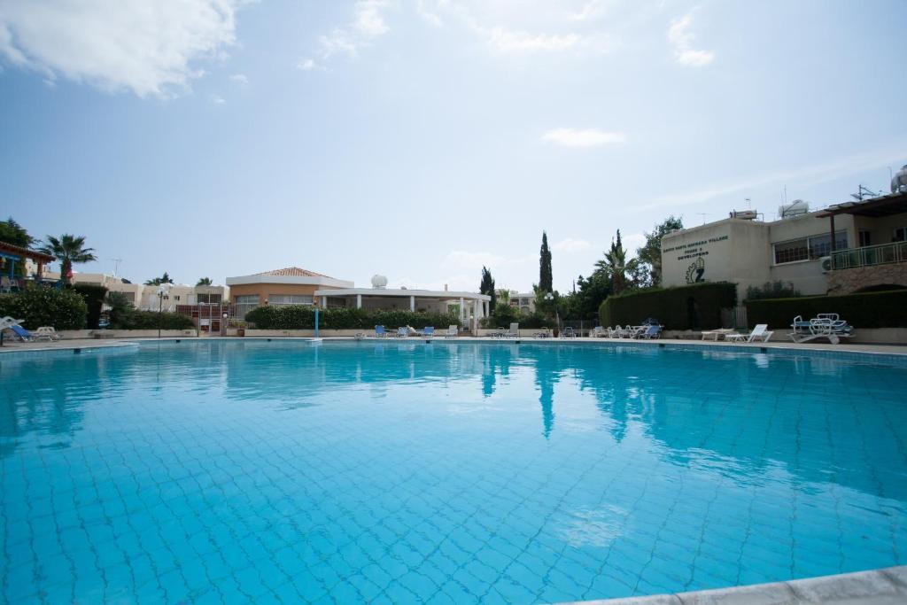 Santa Barbara Complex Lejlighed Limassol Eksteriør billede