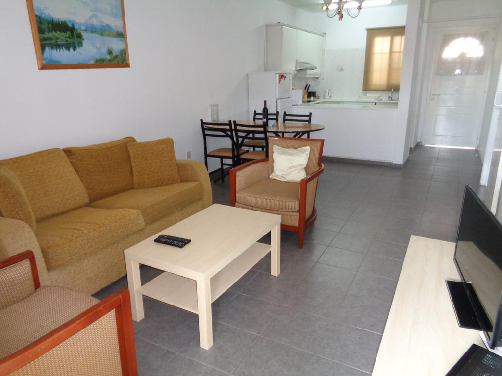 Santa Barbara Complex Lejlighed Limassol Eksteriør billede