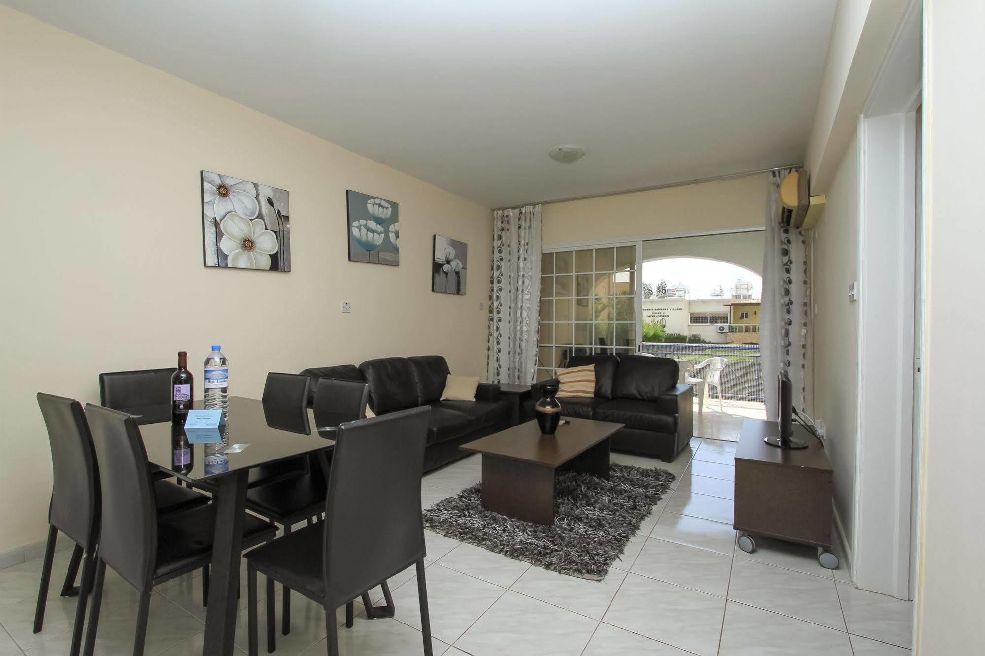 Santa Barbara Complex Lejlighed Limassol Eksteriør billede