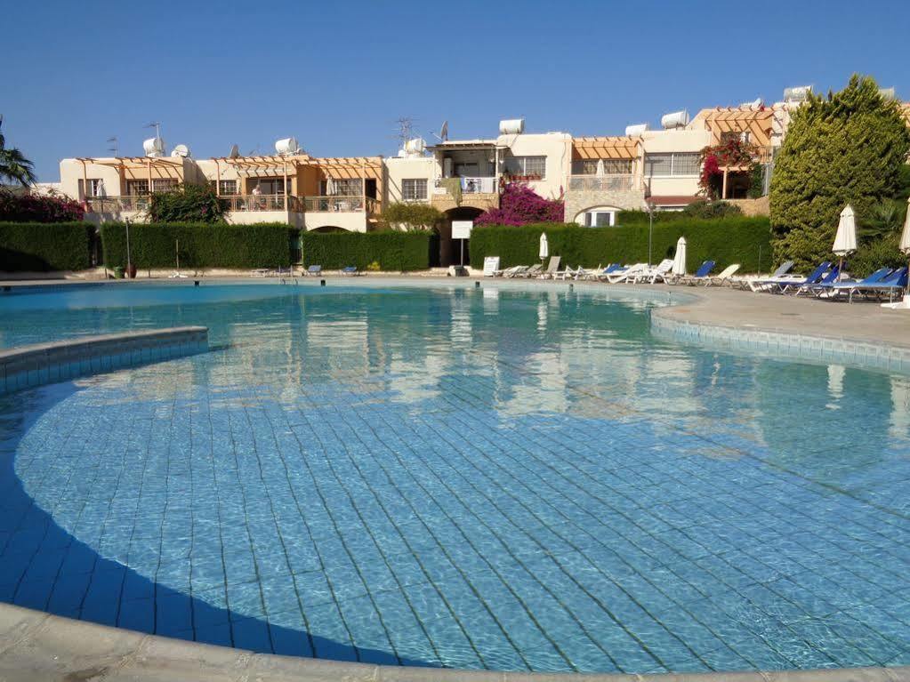 Santa Barbara Complex Lejlighed Limassol Eksteriør billede